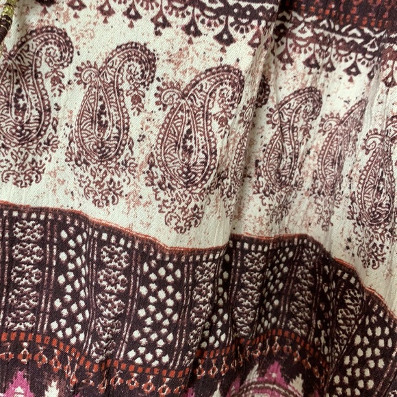 Billabong Pattern T-Shirt Size S EUC - Picture 3 of 5